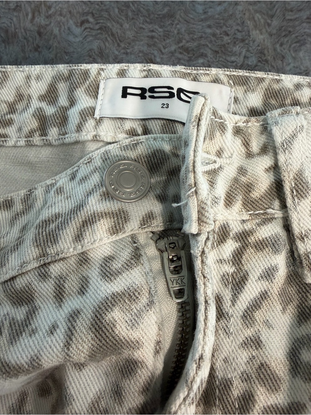 RSQ Neutral Leopard-Print Wide Leg Jeans - Picture 4 of 4